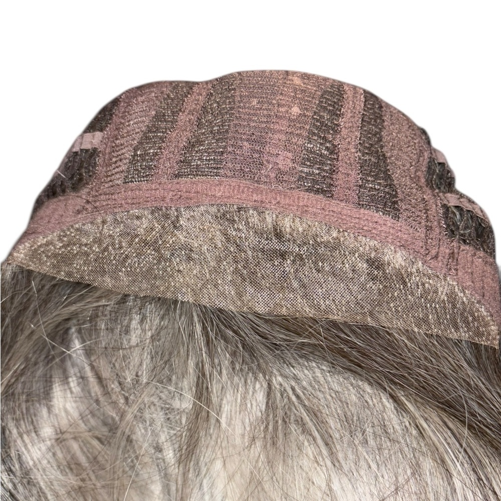Carmen - Short Silver Bob Wig by JB Extension - Picture 3 of 16